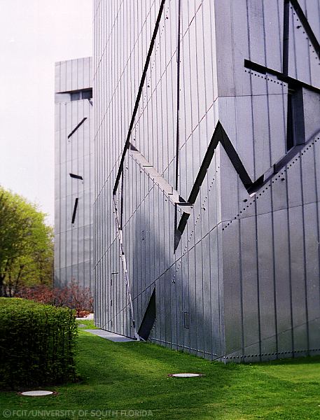 Daring, moving, essential: Daniel Liebeskind´s Jewish Museum in Berlin 